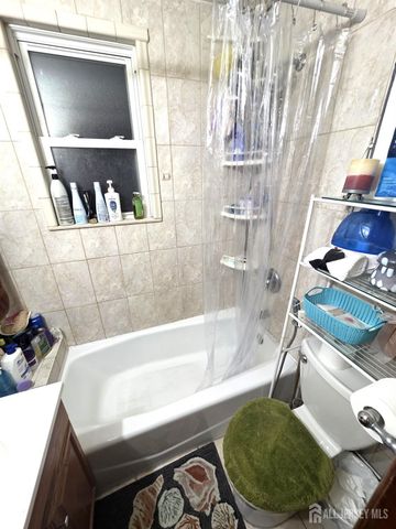 11 W 12th Street W, Linden, NJ 07036