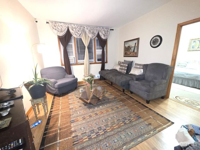 11 W 12th Street W, Linden, NJ 07036