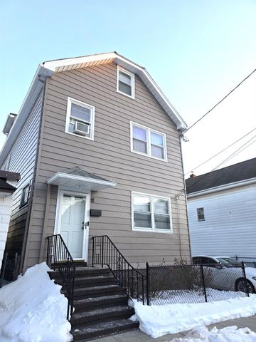 11 W 12th Street W, Linden, NJ 07036