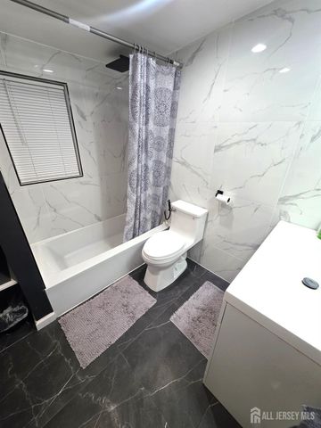 11 W 12th Street W, Linden, NJ 07036