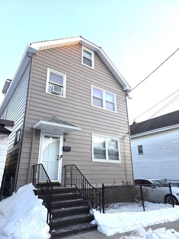 11 W 12th Street W, Linden, NJ 07036