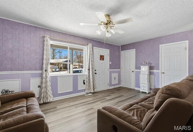 42 Cedar Ledge Drive, Pacific, MO 63069