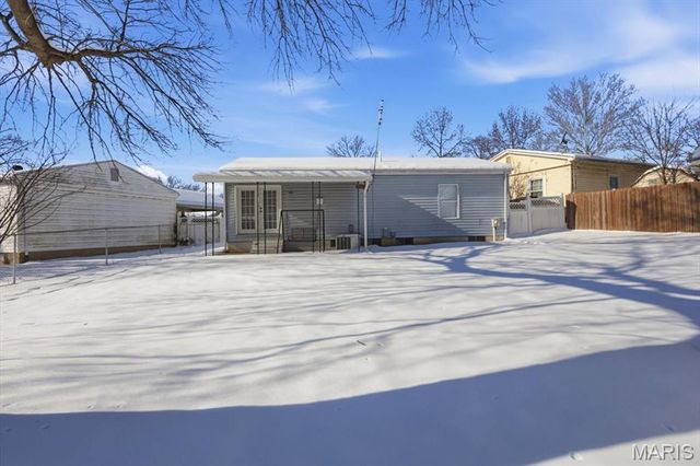 42 Cedar Ledge Drive, Pacific, MO 63069