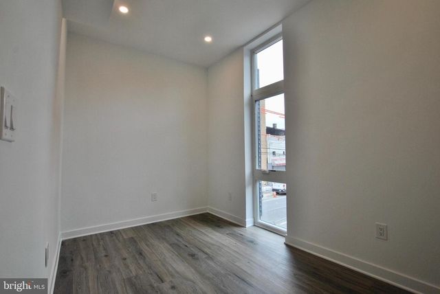 2062 N 2ND ST, Philadelphia, PA 19122