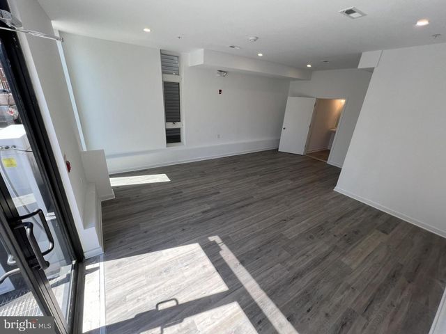 2062 N 2ND ST, Philadelphia, PA 19122