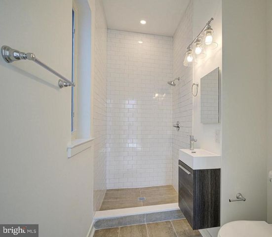 2062 N 2ND ST, Philadelphia, PA 19122