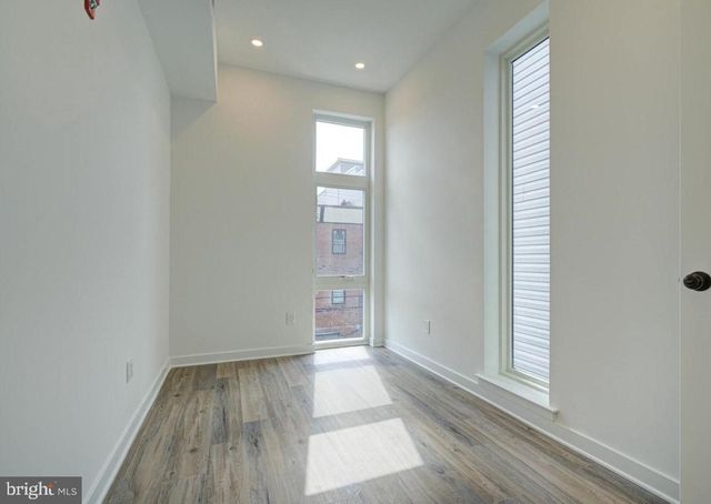 2062 N 2ND ST, Philadelphia, PA 19122