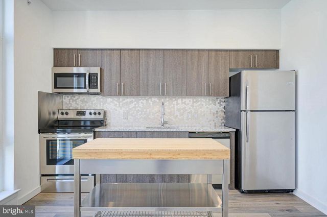 2062 N 2ND ST, Philadelphia, PA 19122