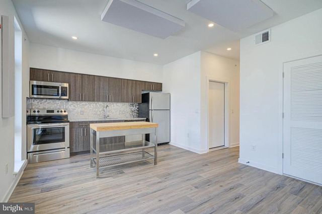 2062 N 2ND ST, Philadelphia, PA 19122