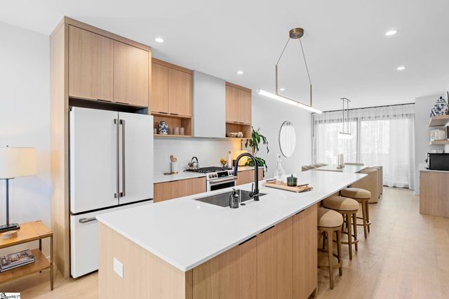 12 Elizabeth Street, Greenville, SC 29609