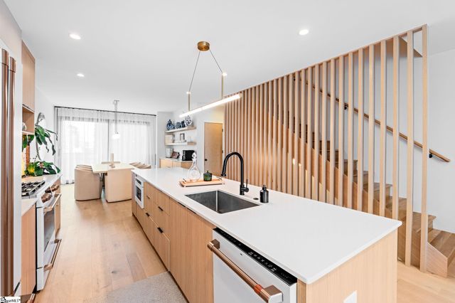 12 Elizabeth Street, Greenville, SC 29609