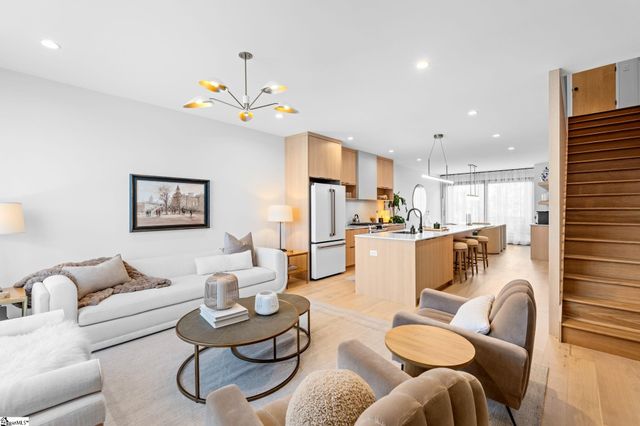 12 Elizabeth Street, Greenville, SC 29609