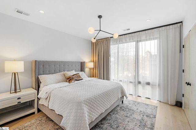 12 Elizabeth Street, Greenville, SC 29609