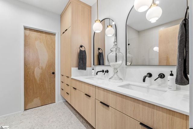 12 Elizabeth Street, Greenville, SC 29609