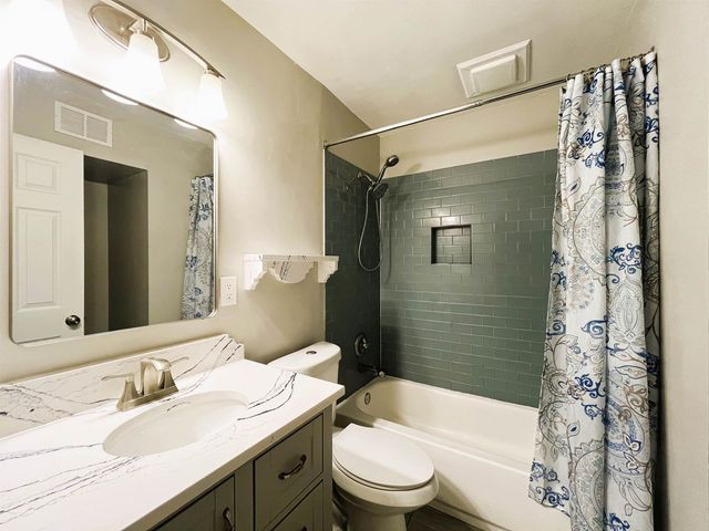 1570 DEARING RD, Memphis, TN 38117