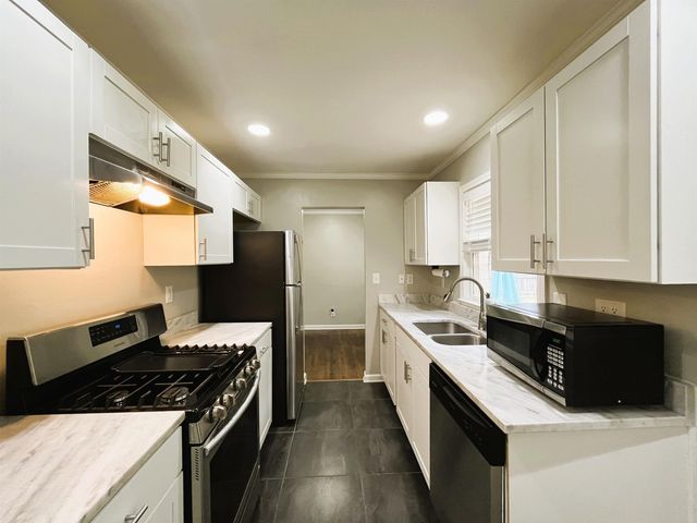 1570 DEARING RD, Memphis, TN 38117