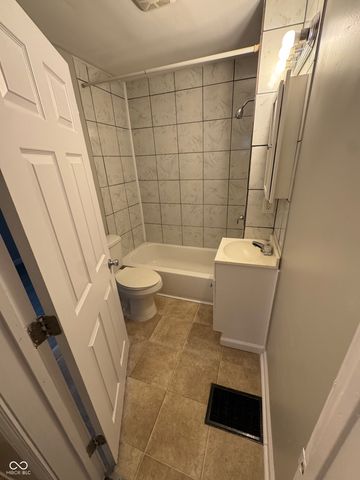 401 Wallace Avenue, Indianapolis, IN 46201