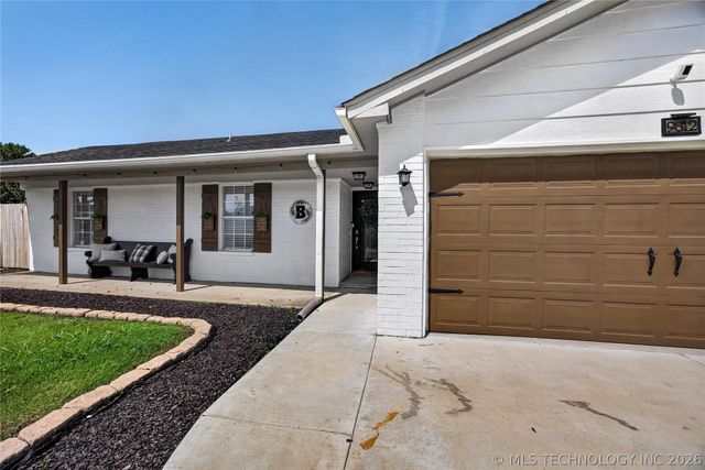 9812 N 105th East Avenue, Owasso, OK 74055
