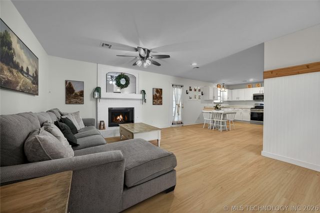 9812 N 105th East Avenue, Owasso, OK 74055