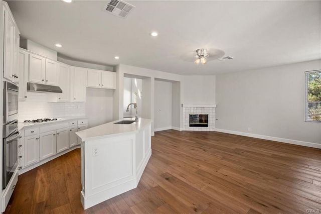 30840 Point Woods Court, Temecula, CA 92591