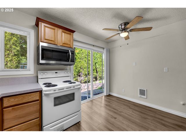 2117 KAUFFMAN Ave, Vancouver, WA 98660