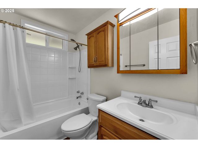 2117 KAUFFMAN Ave, Vancouver, WA 98660