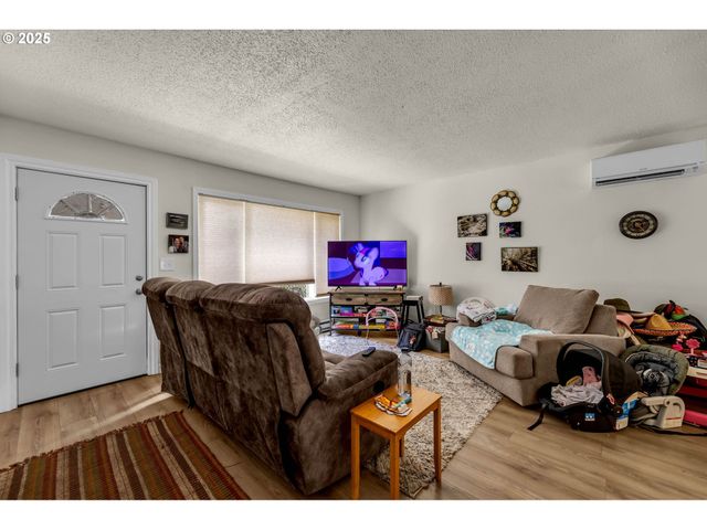 2117 KAUFFMAN Ave, Vancouver, WA 98660