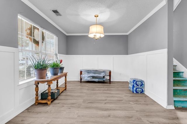 402 Jamestown Drive, Summerville, SC 29486