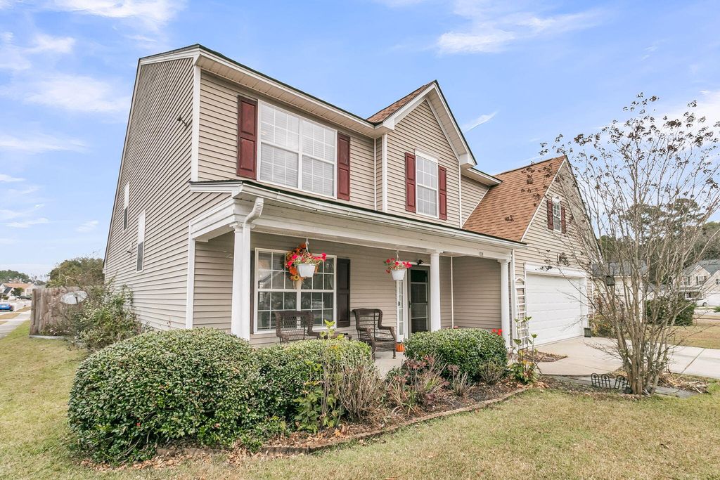 402 Jamestown Drive, Summerville, SC 29486