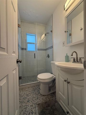 528 NE 70th Street Top, Miami, FL 33138