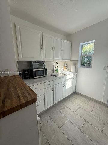528 NE 70th Street Top, Miami, FL 33138