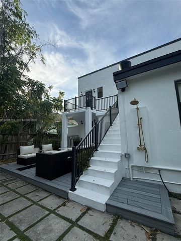 528 NE 70th Street Top, Miami, FL 33138