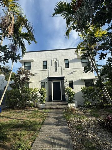 528 NE 70th Street Top, Miami, FL 33138