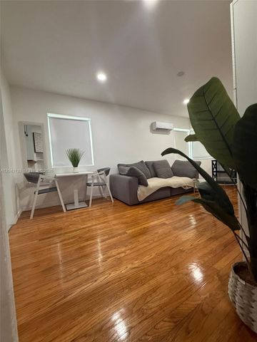 528 NE 70th Street Top, Miami, FL 33138