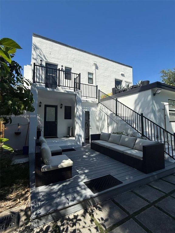 528 NE 70th Street Top, Miami, FL 33138