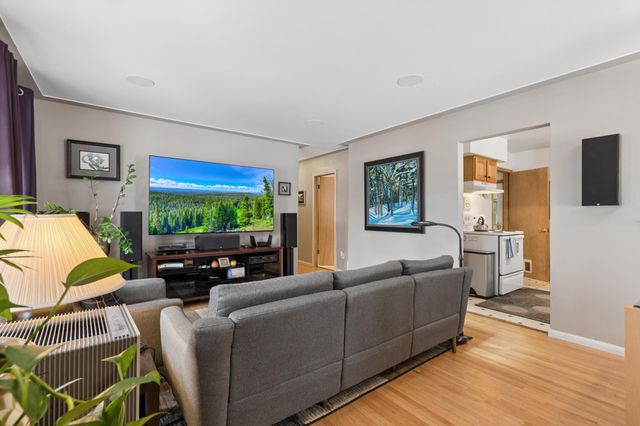 400 E Old Shakopee Road, Bloomington, MN 55420