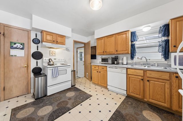 400 E Old Shakopee Road, Bloomington, MN 55420