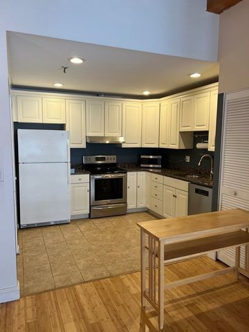 33 Sleeper 410, Boston, MA 02210