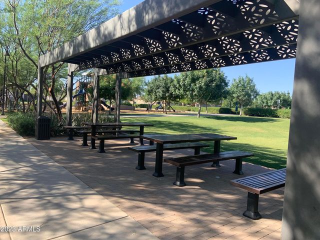 2029 W Kinfield Trail, Phoenix, AZ 85085