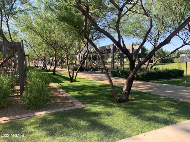 2029 W Kinfield Trail, Phoenix, AZ 85085