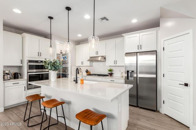 2029 W Kinfield Trail, Phoenix, AZ 85085