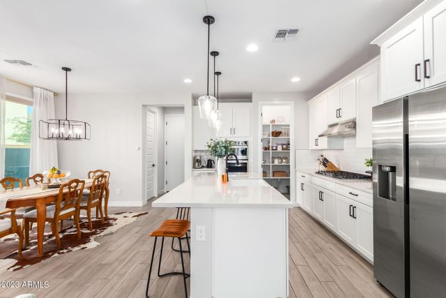 2029 W Kinfield Trail, Phoenix, AZ 85085