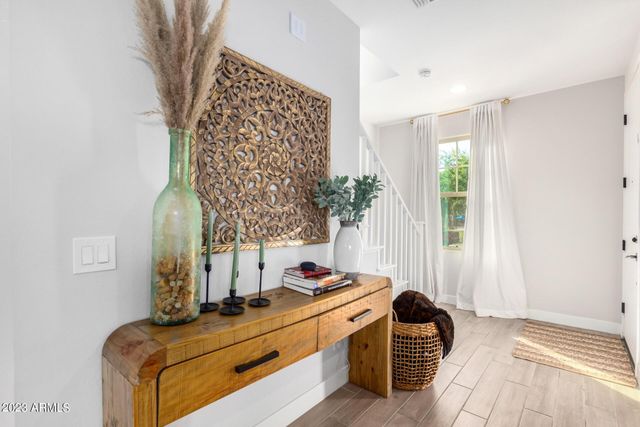 2029 W Kinfield Trail, Phoenix, AZ 85085