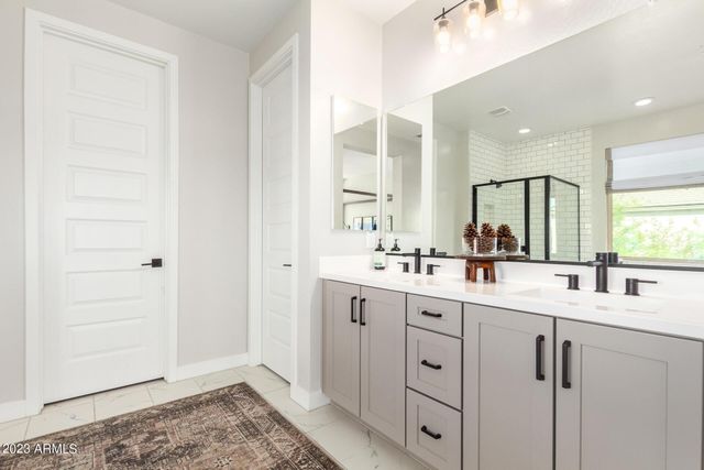 2029 W Kinfield Trail, Phoenix, AZ 85085