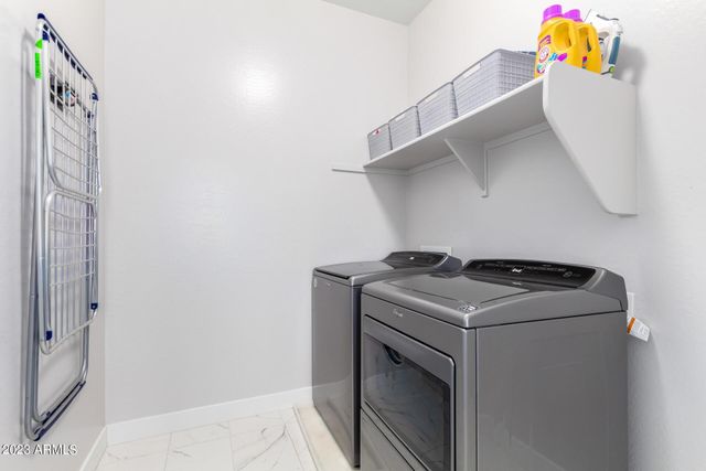 2029 W Kinfield Trail, Phoenix, AZ 85085