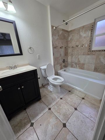 1624 Falmouth Way, Modesto, CA 95355