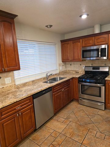 1624 Falmouth Way, Modesto, CA 95355