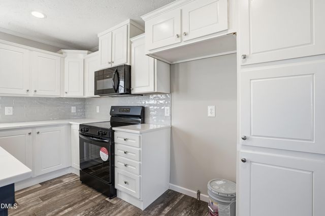 77 Greenview Court, Dunn, NC 28334