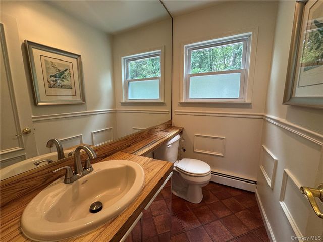 15 Stonehurst Lane, Dix Hills, NY 11746