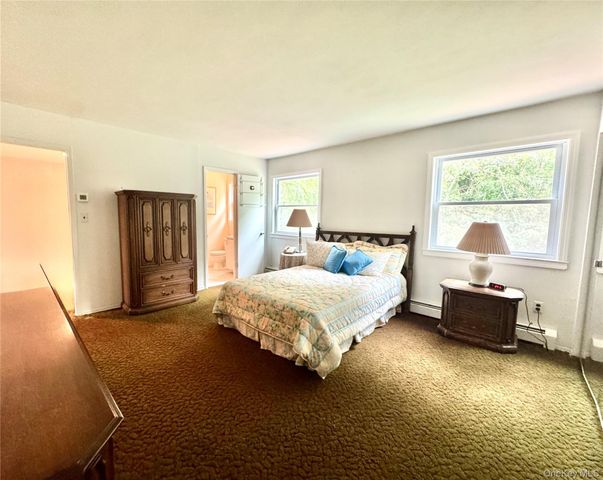 15 Stonehurst Lane, Dix Hills, NY 11746